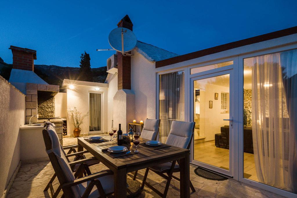 Holiday Home Zlatni San - Private Heated Pool Μπολ Δωμάτιο φωτογραφία