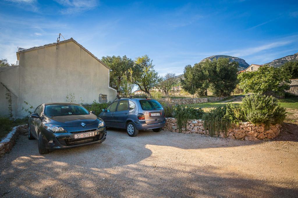 Holiday Home Zlatni San - Private Heated Pool Μπολ Δωμάτιο φωτογραφία