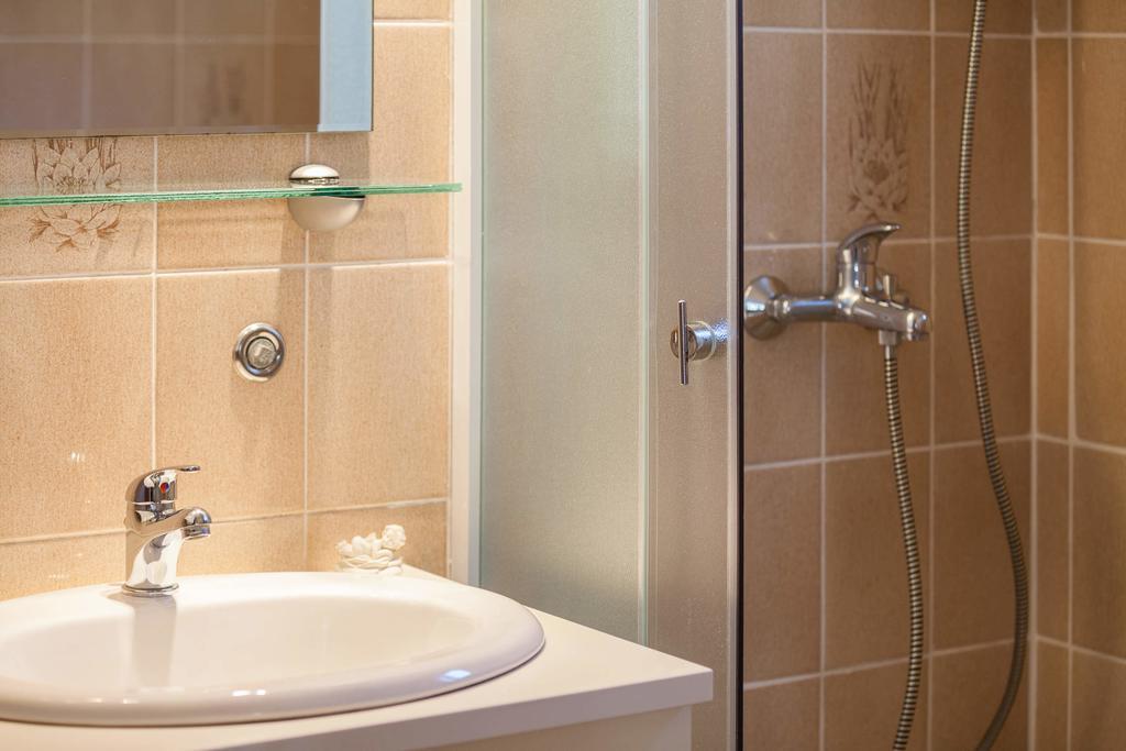 Holiday Home Zlatni San - Private Heated Pool Μπολ Δωμάτιο φωτογραφία