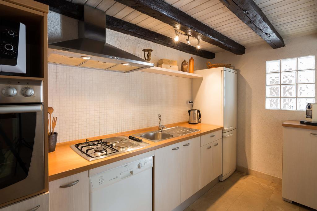 Holiday Home Zlatni San - Private Heated Pool Μπολ Δωμάτιο φωτογραφία