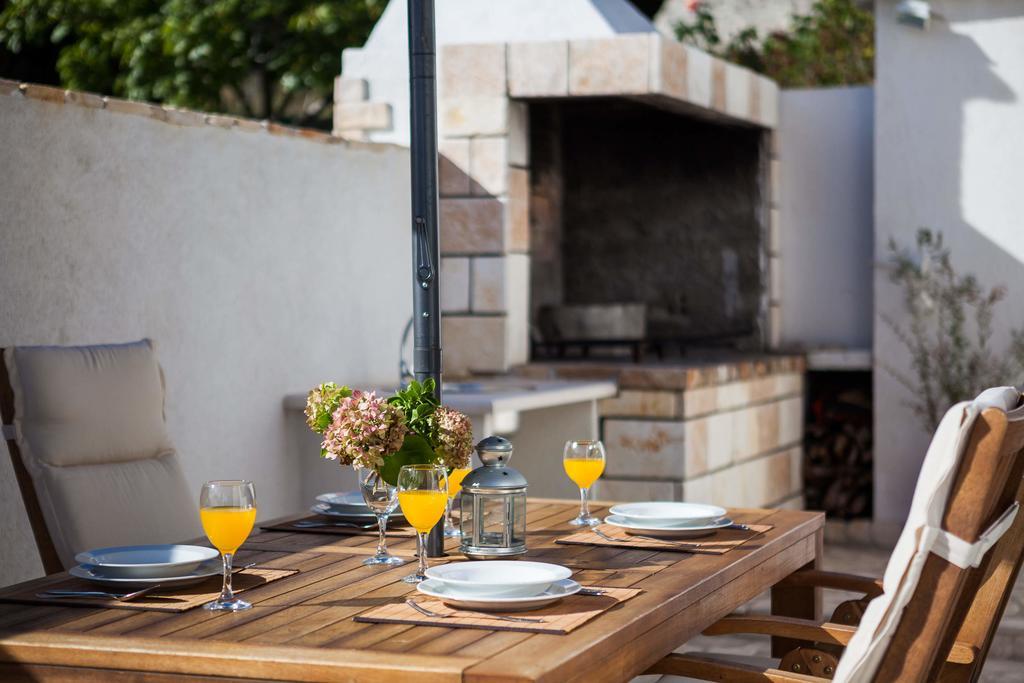Holiday Home Zlatni San - Private Heated Pool Μπολ Δωμάτιο φωτογραφία