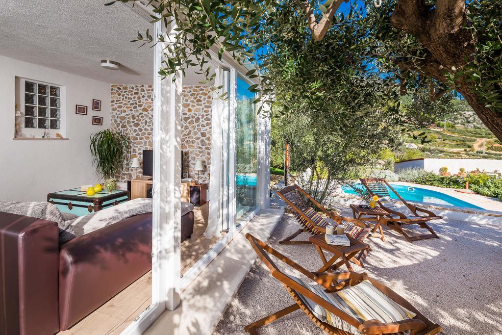 Holiday Home Zlatni San - Private Heated Pool Μπολ Δωμάτιο φωτογραφία