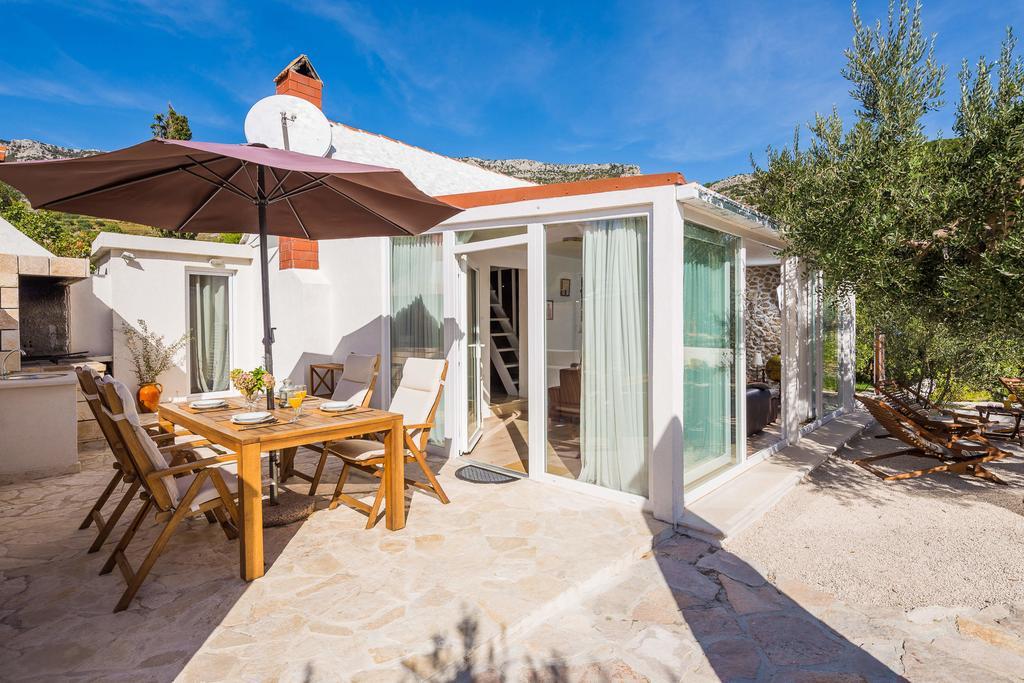 Holiday Home Zlatni San - Private Heated Pool Μπολ Δωμάτιο φωτογραφία