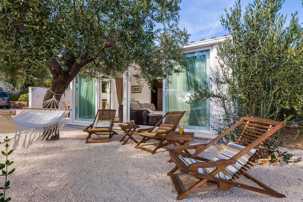 Holiday Home Zlatni San - Private Heated Pool Μπολ Δωμάτιο φωτογραφία