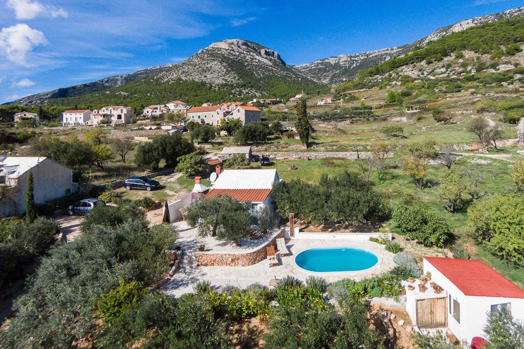 Holiday Home Zlatni San - Private Heated Pool Μπολ Δωμάτιο φωτογραφία